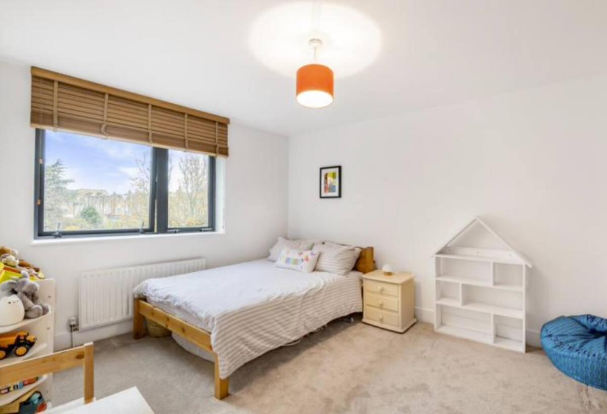 Spacious, Bright And Modern Flat In Holloway ロンドン エクステリア 写真