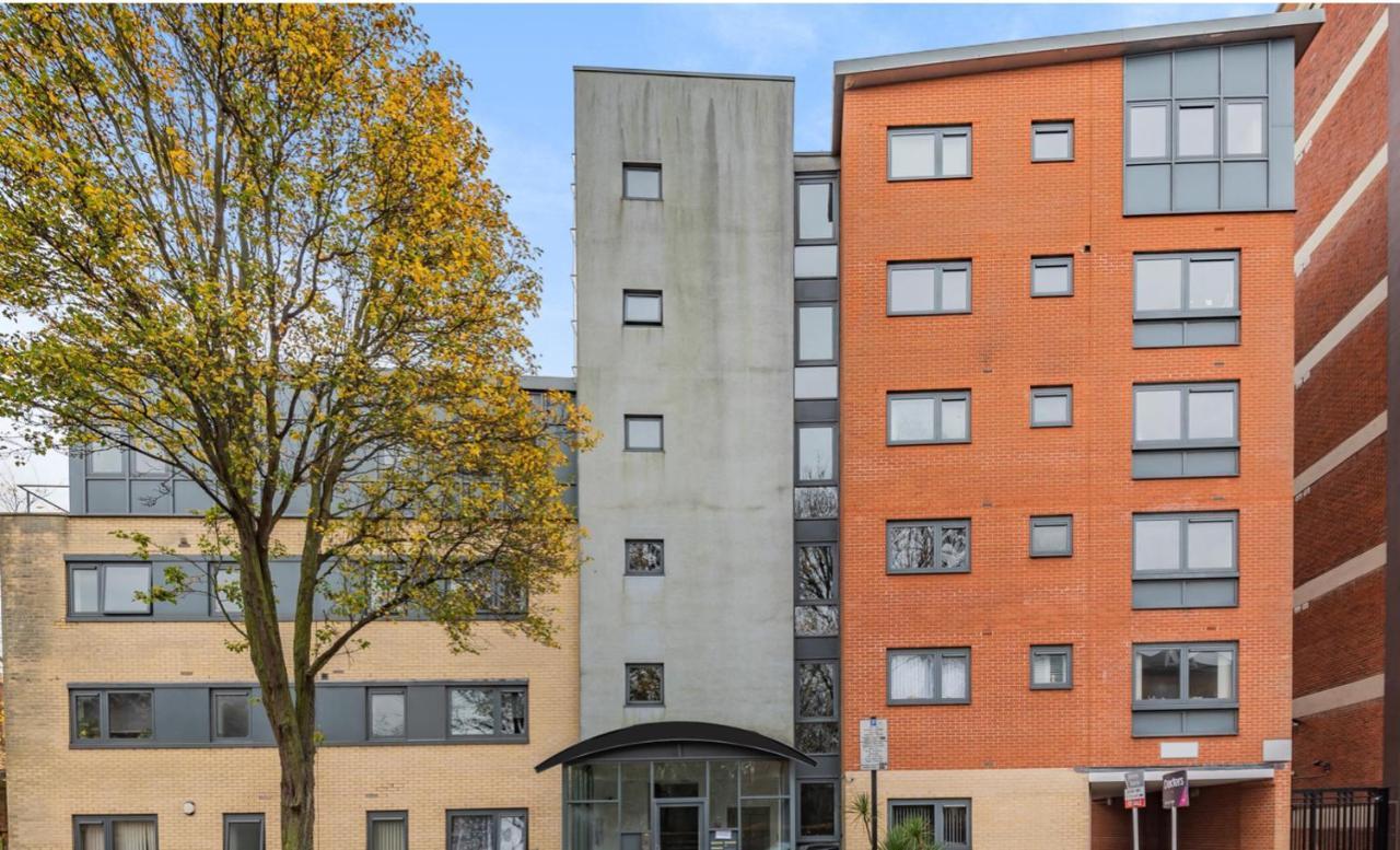 Spacious, Bright And Modern Flat In Holloway ロンドン エクステリア 写真